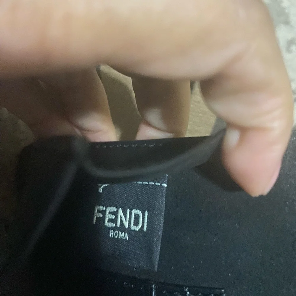 Authentic Fendi purse - Picture 4 of 9